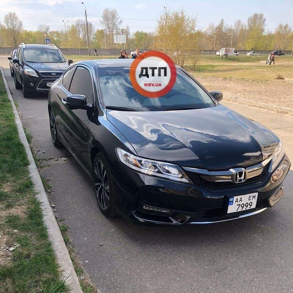 В Киеве на улице Радунская угнали автомобиль Honda Accord 2017